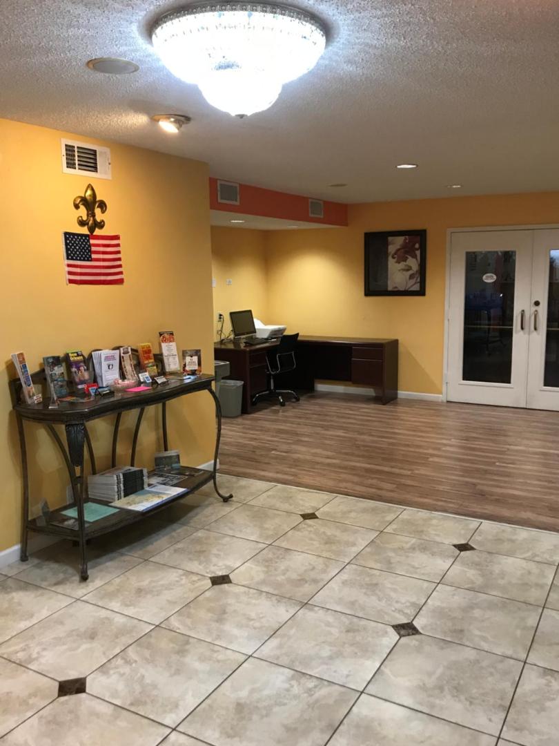 Super 8 by Wyndham Slidell