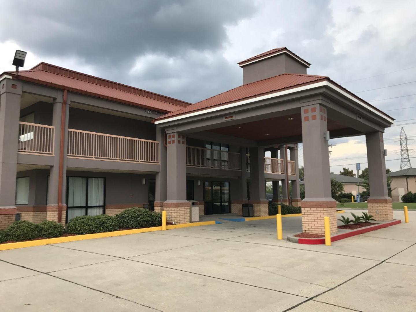 Super 8 by Wyndham Slidell