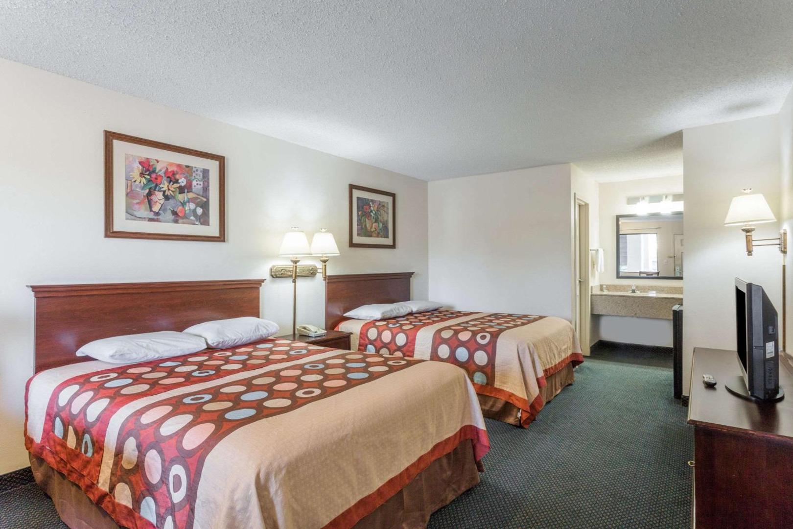 Super 8 by Wyndham Slidell