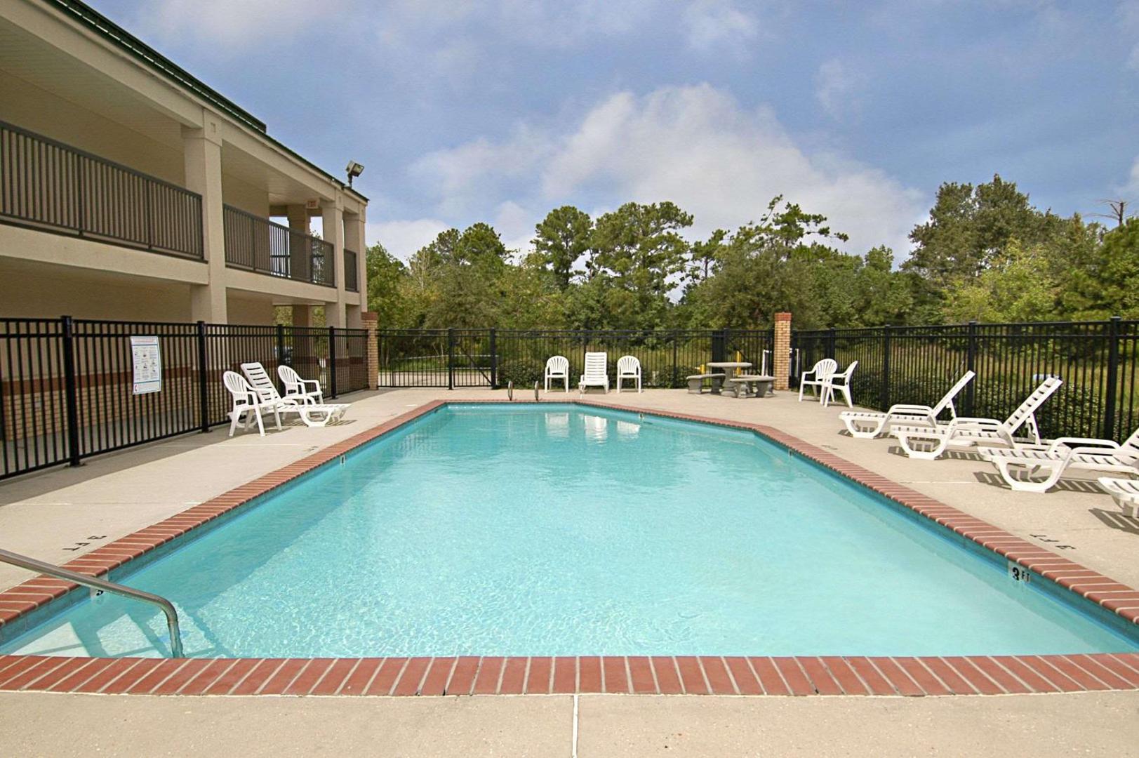 Super 8 by Wyndham Slidell