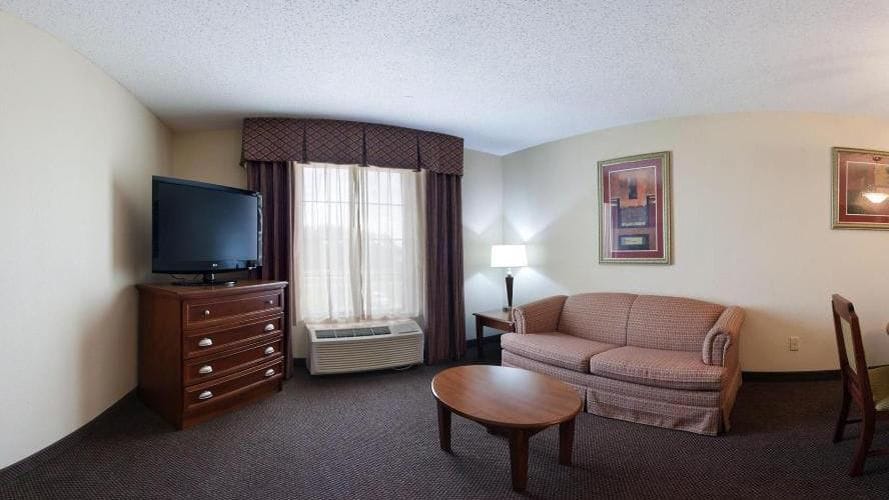 Holiday Inn Express & Suites Sulphur (Lake Charles)