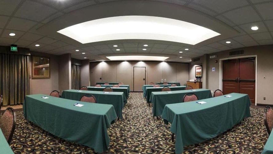 Holiday Inn Express & Suites Sulphur (Lake Charles)
