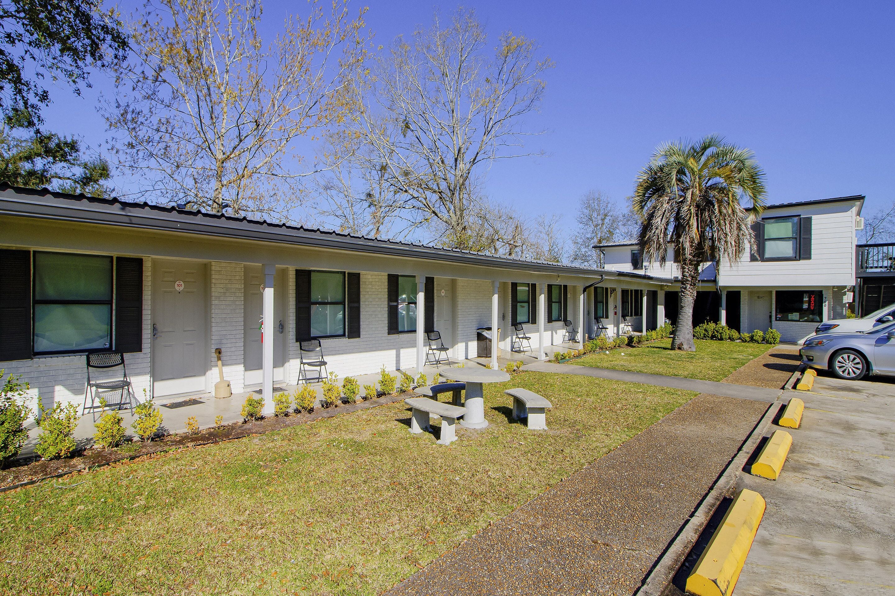 Hotel Sulphur LA Hwy 90 West by OYO Rooms