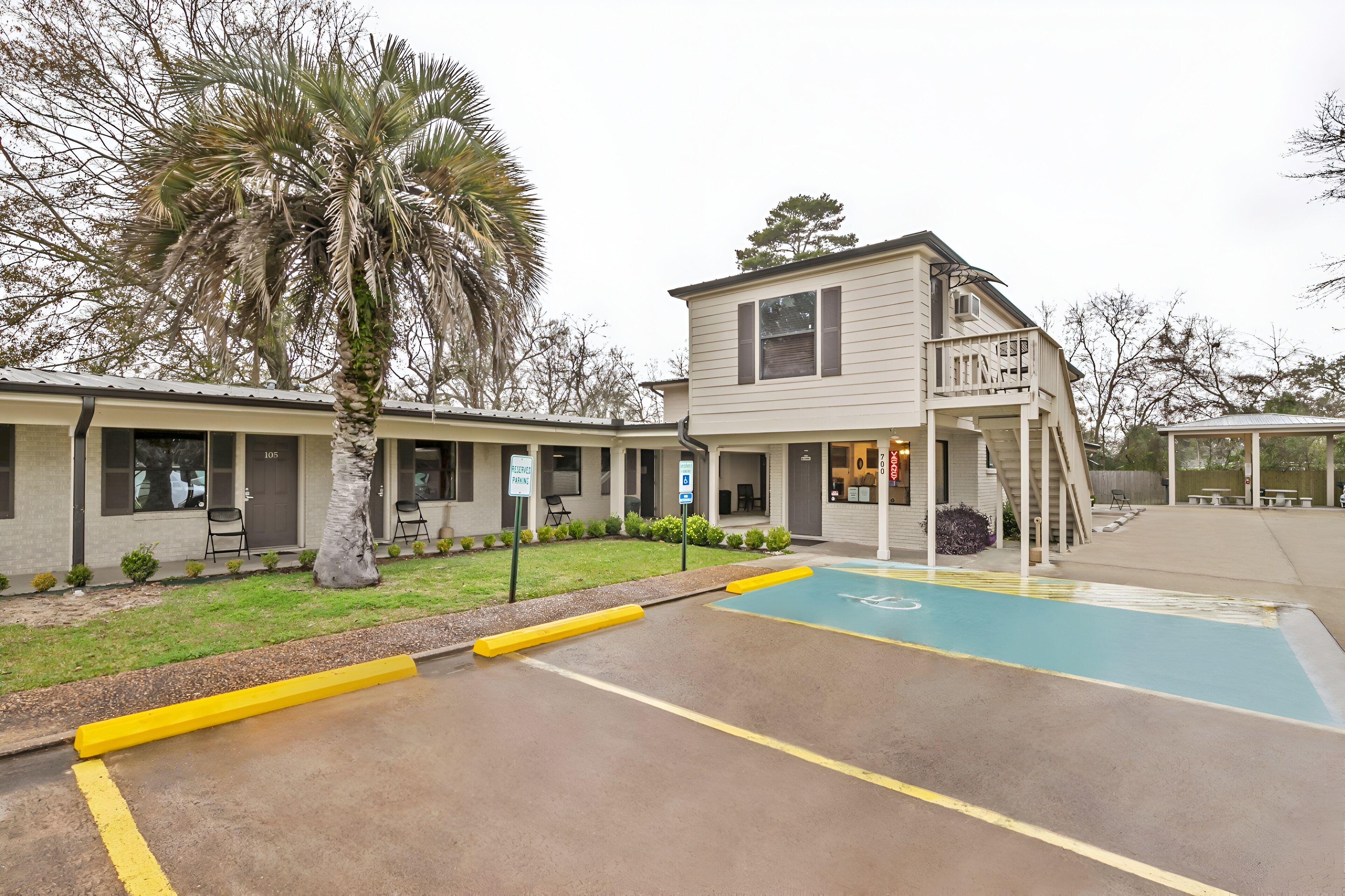 Hotel Sulphur LA Hwy 90 West by OYO Rooms