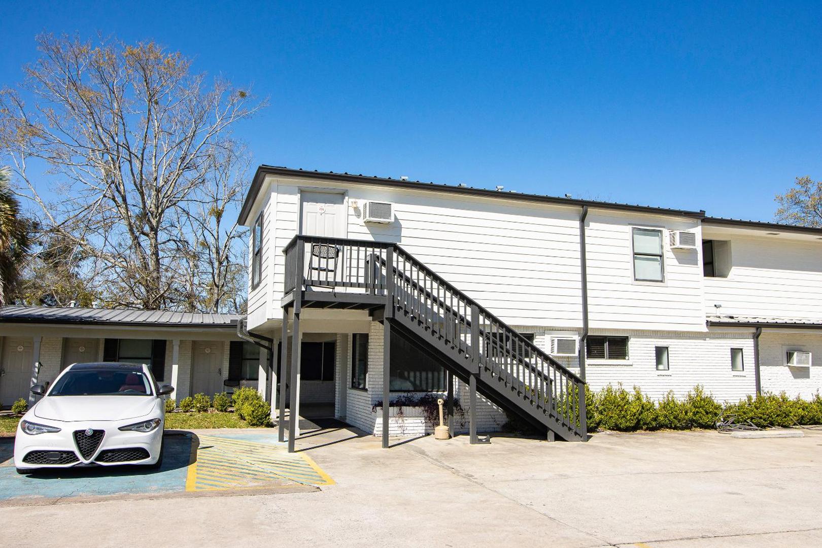 Hotel Sulphur LA Hwy 90 West by OYO Rooms