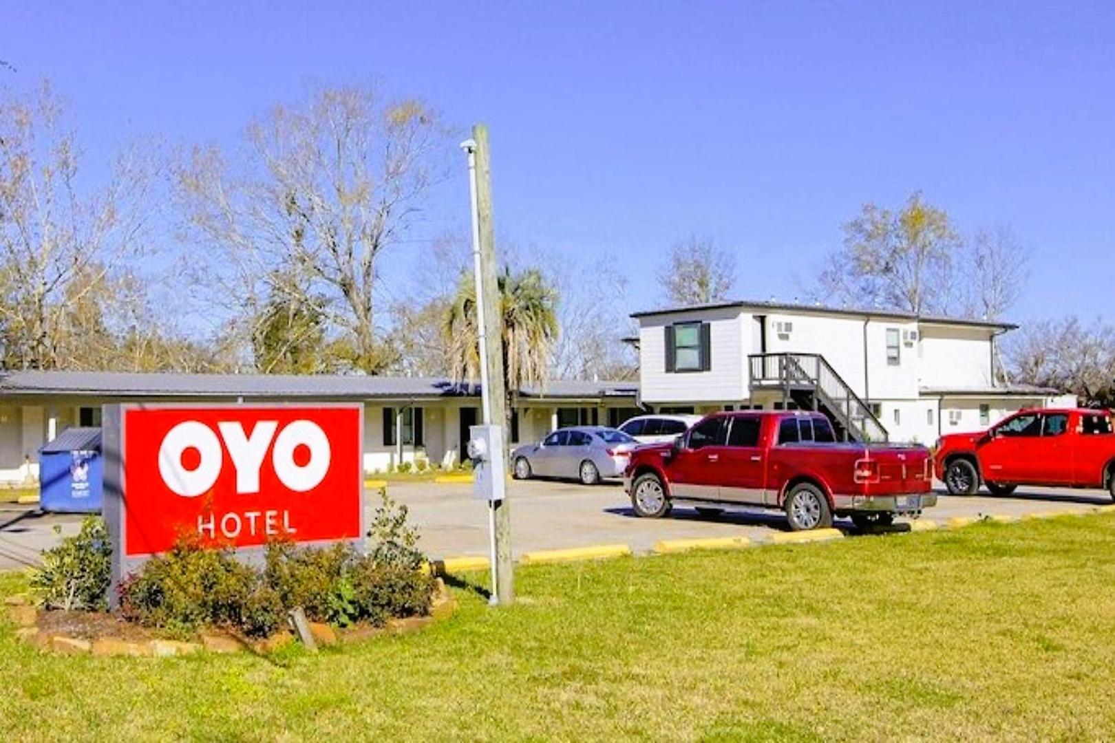 Hotel Sulphur LA Hwy 90 West by OYO Rooms