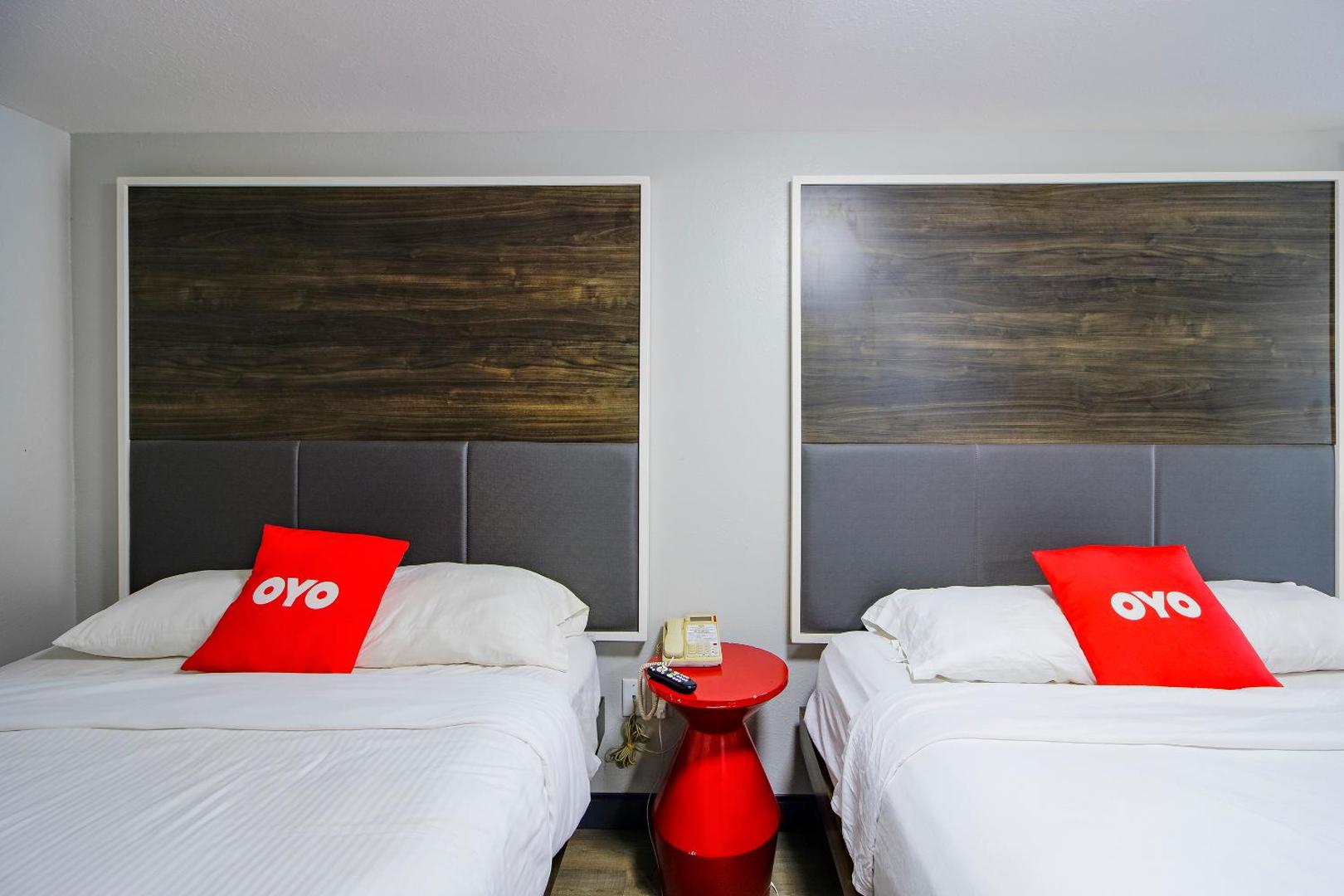 Hotel Sulphur LA Hwy 90 West by OYO Rooms
