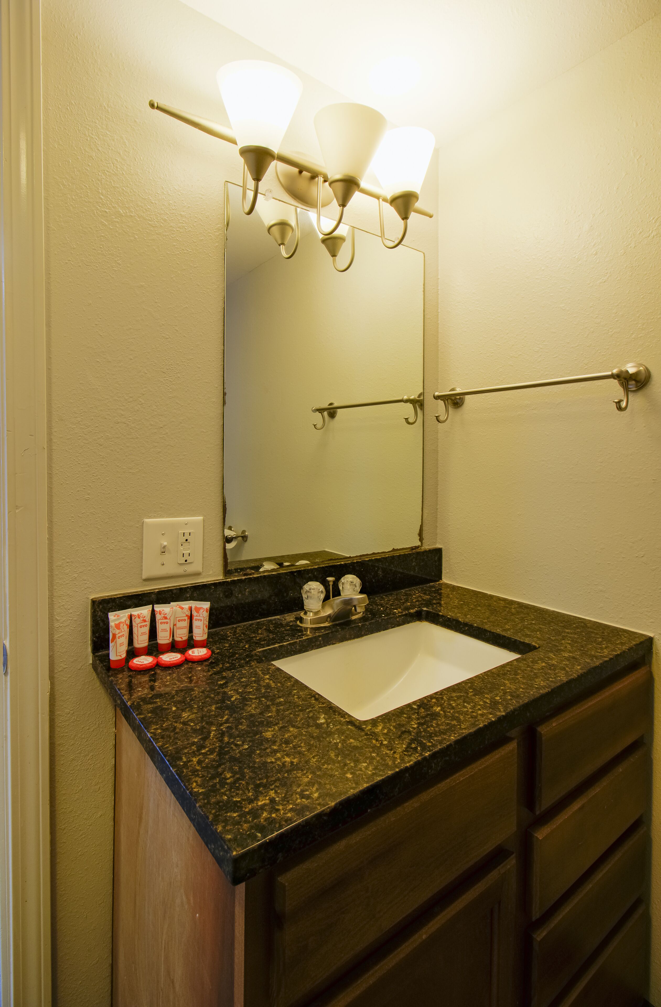 Hotel Sulphur LA Hwy 90 West by OYO Rooms