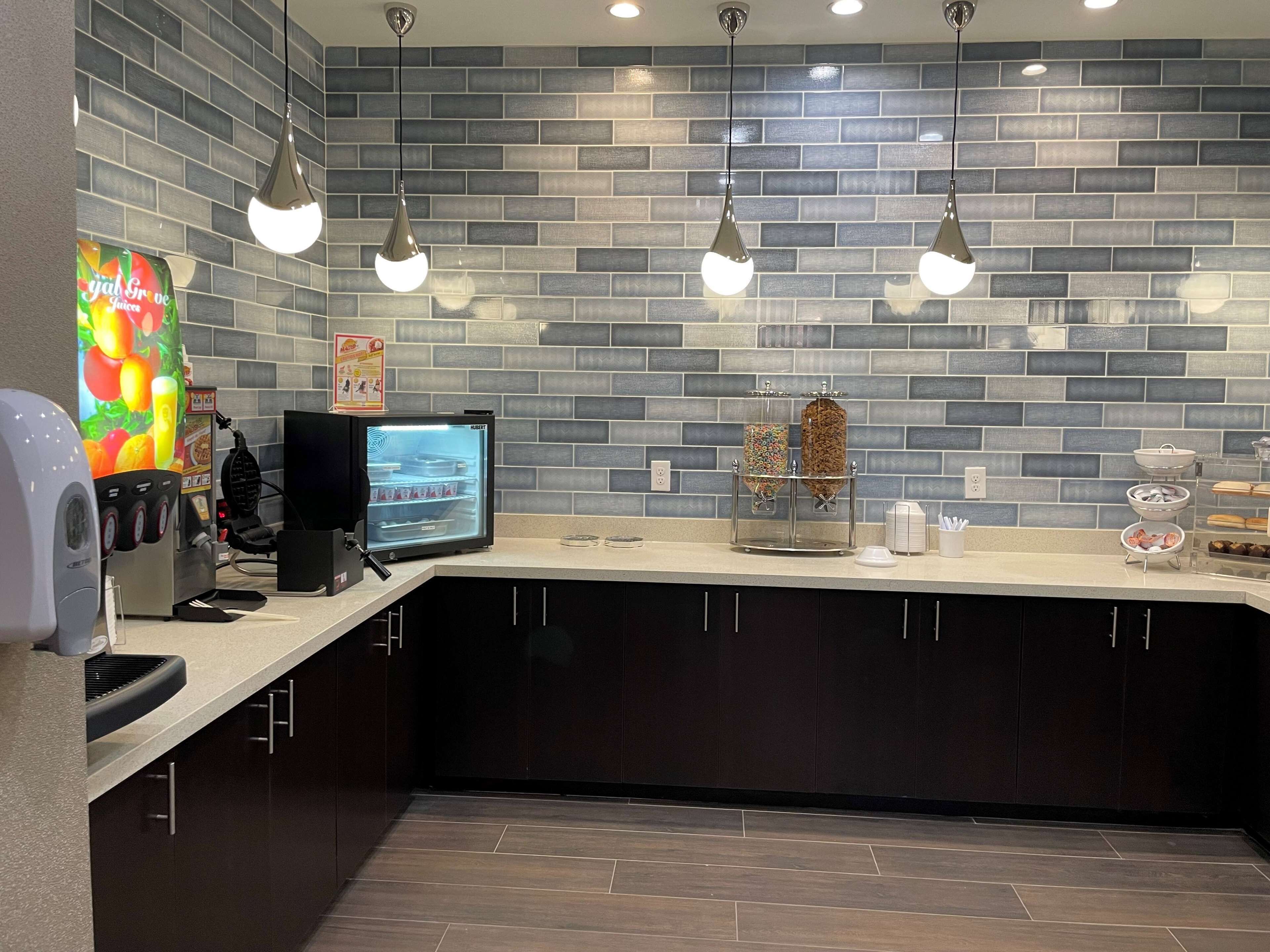 La Quinta Inn & Suites by Wyndham Sulphur