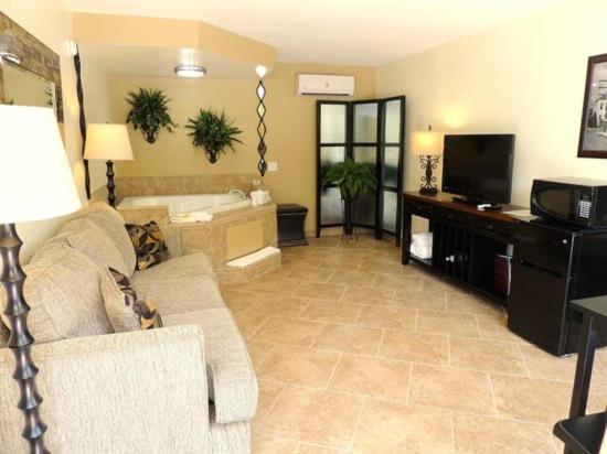 Carmel Inn & Suites