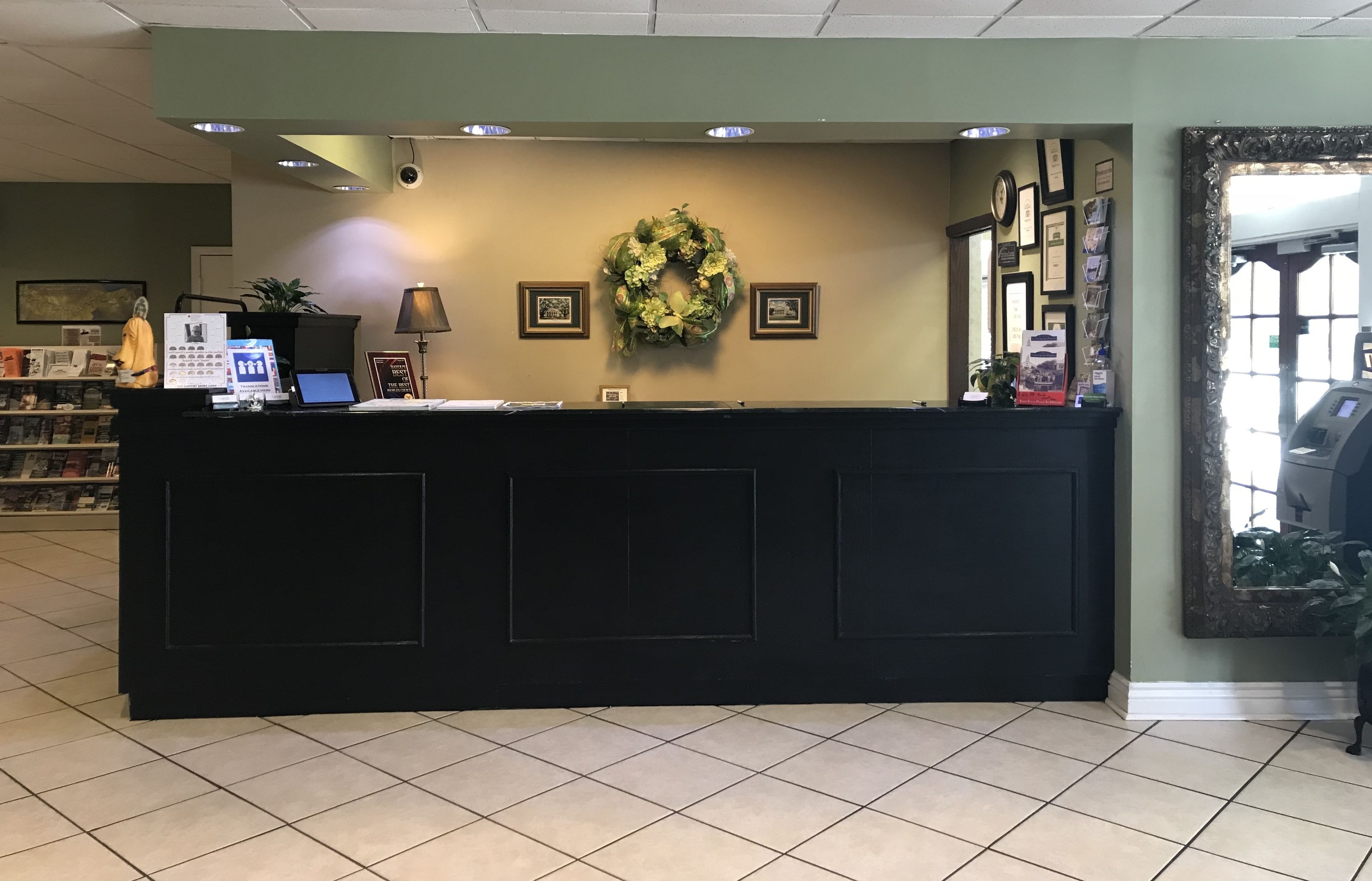 Carmel Inn & Suites