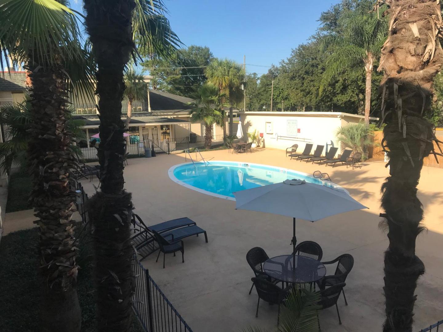 Carmel Inn & Suites