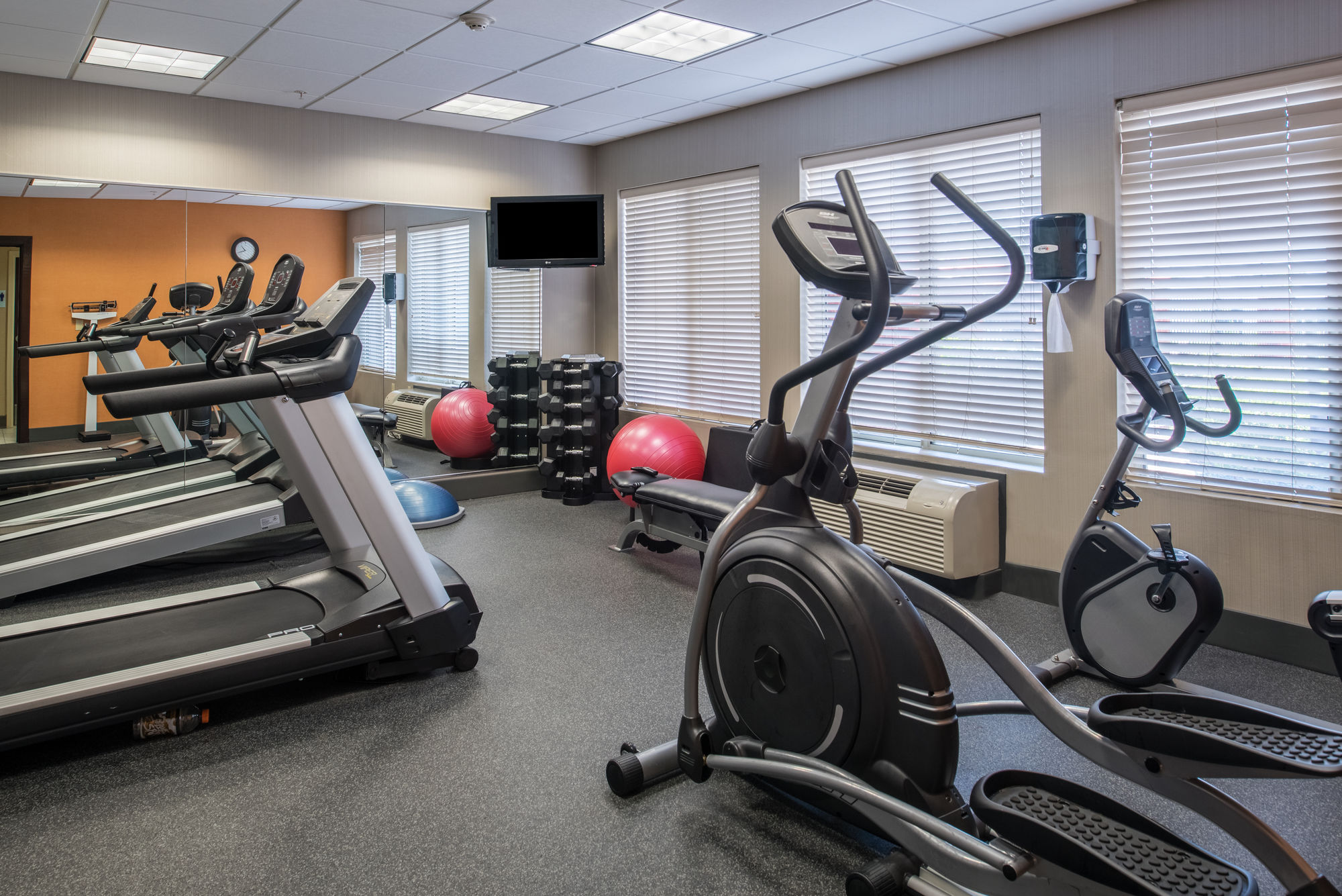 Holiday Inn Express & Suites West Monroe