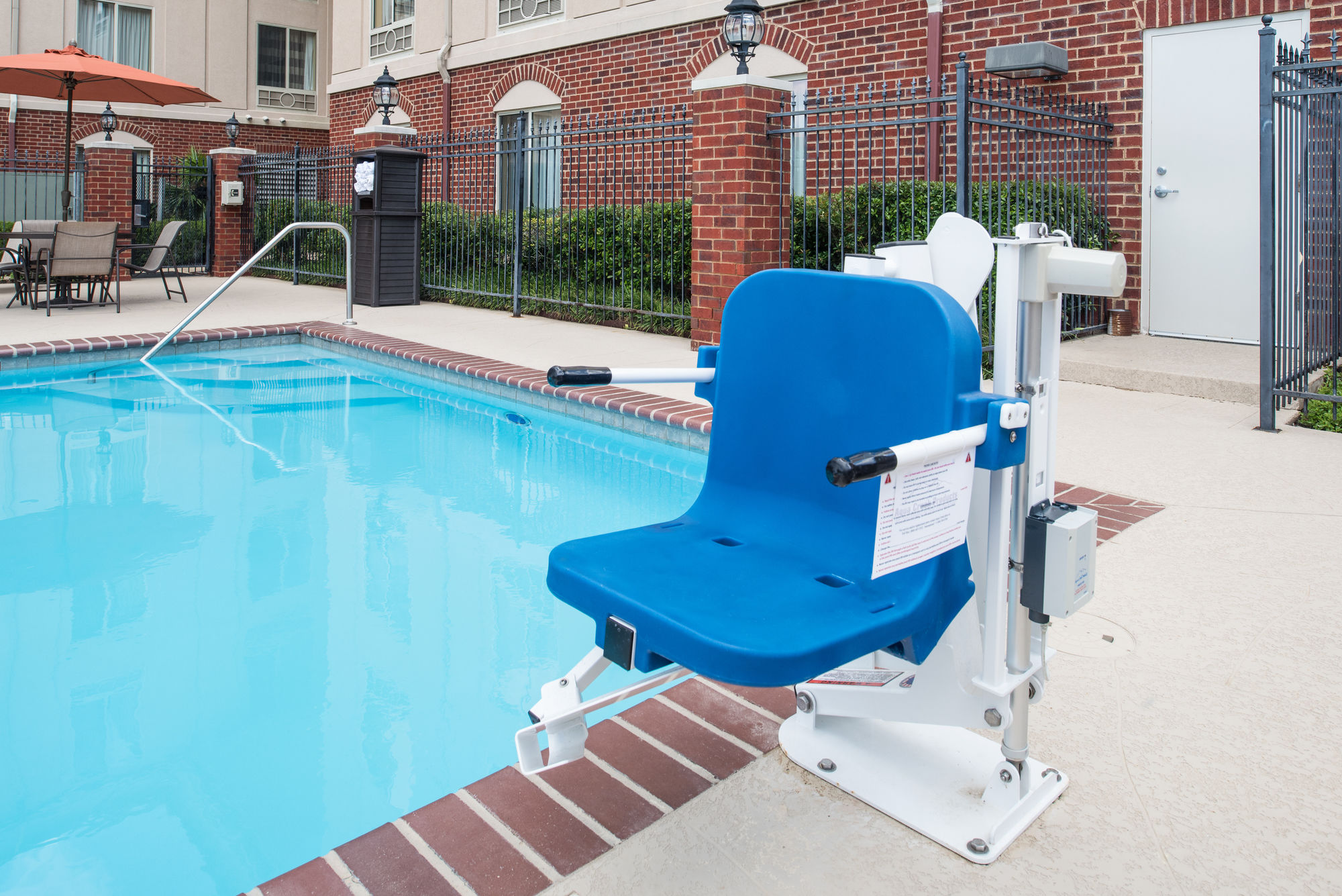 Holiday Inn Express & Suites West Monroe