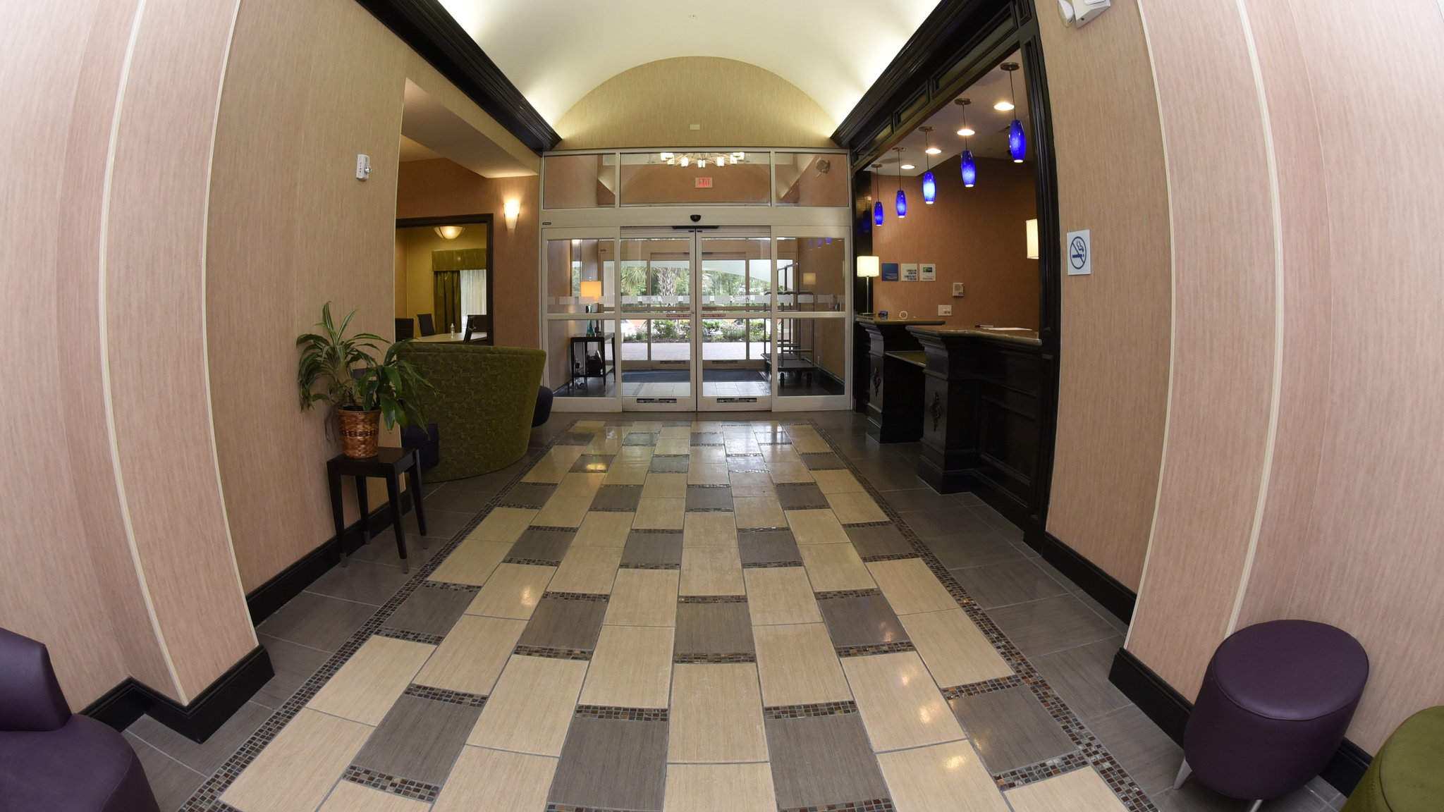 Holiday Inn Express Hotel & Suites Baton Rouge North