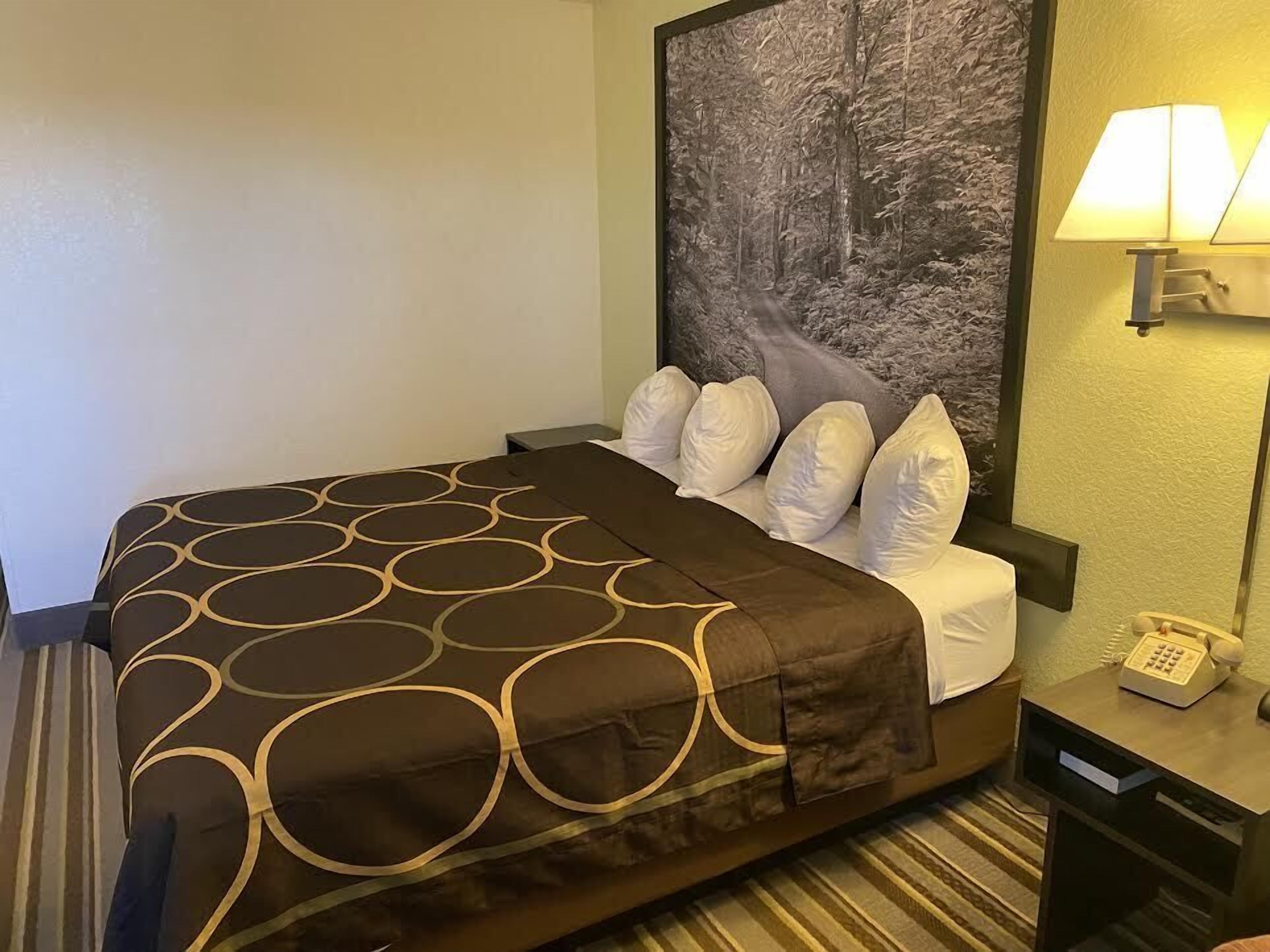 Super 8 by Wyndham Augusta