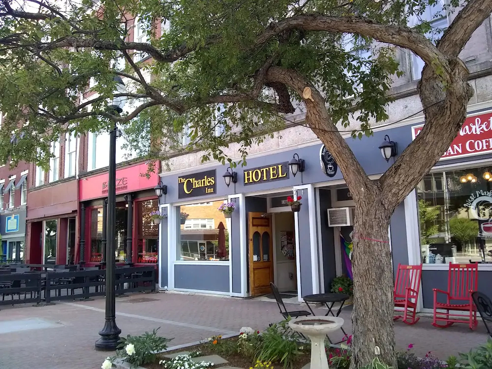 Charles Inn