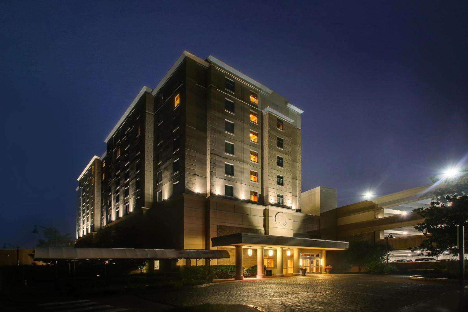 Hollywood Casino Hotel & Raceway