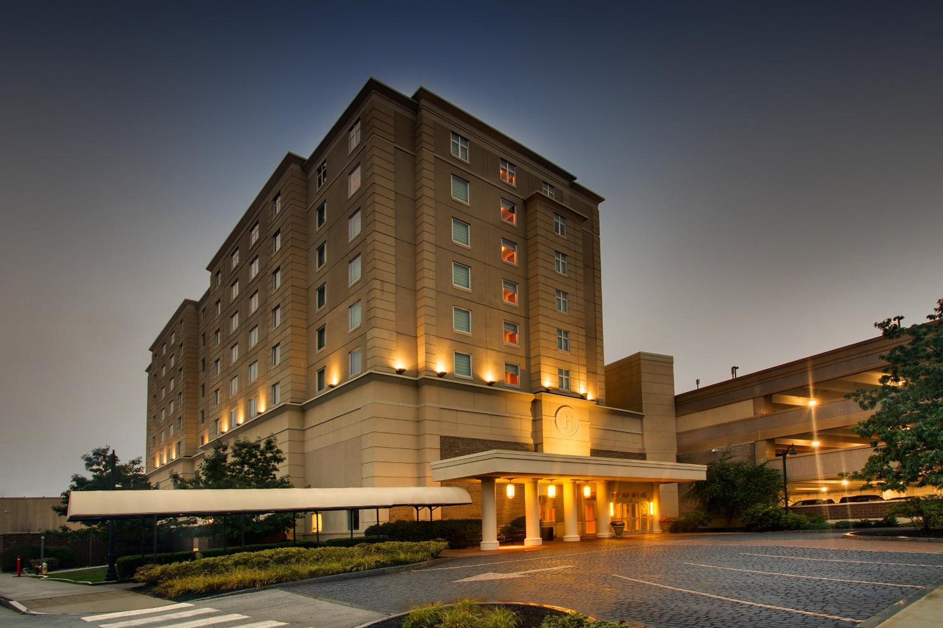 Hollywood Casino Hotel & Raceway