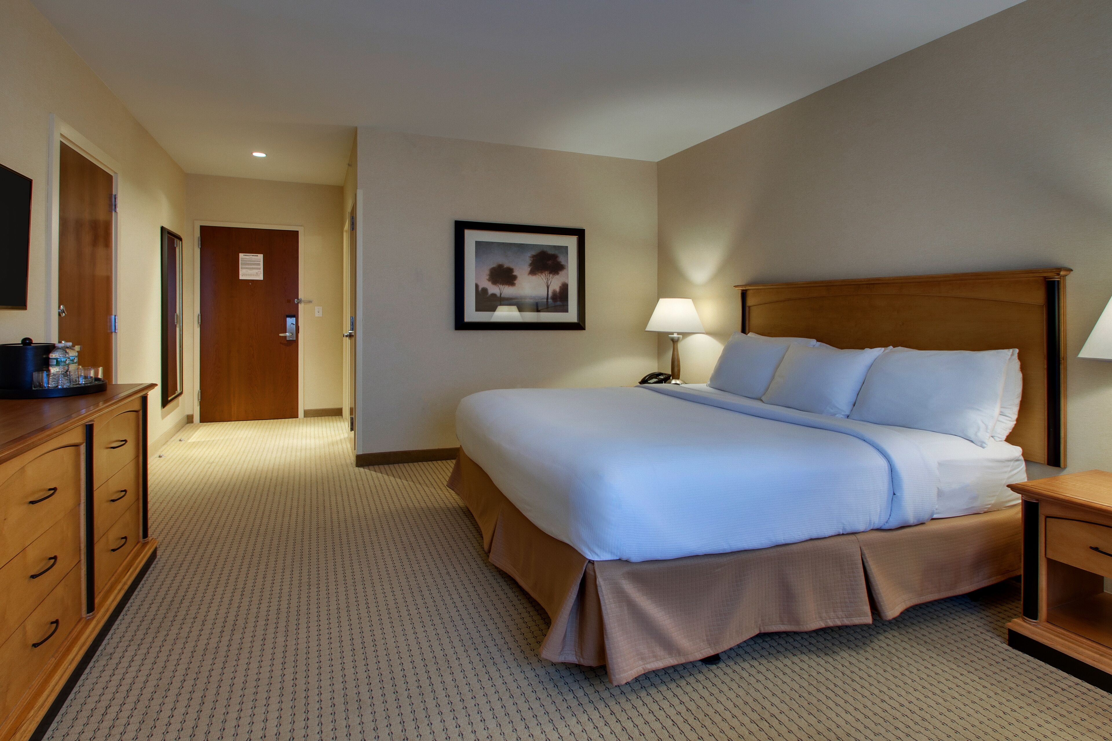 Hollywood Casino Hotel & Raceway
