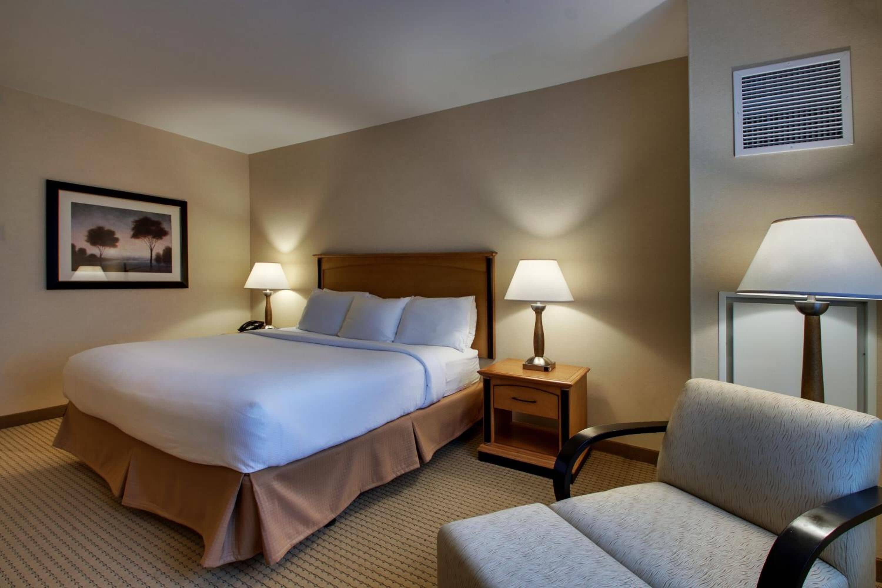 Hollywood Casino Hotel & Raceway