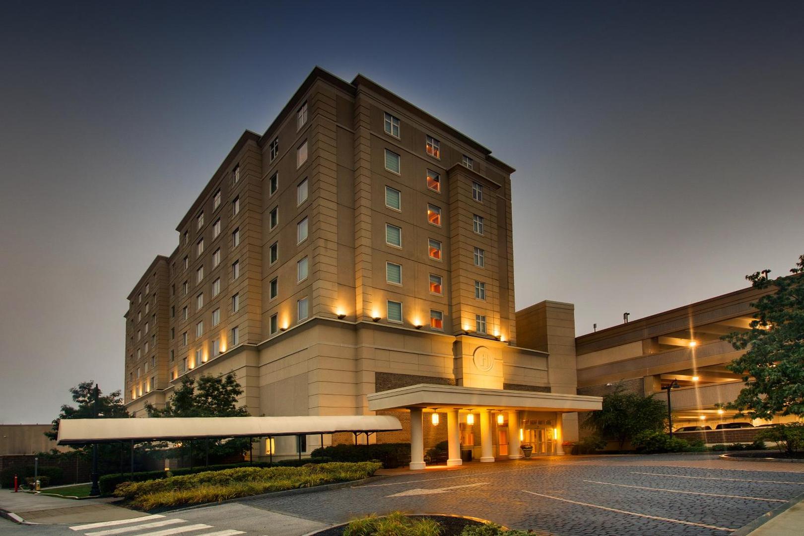 Hollywood Casino Hotel & Raceway