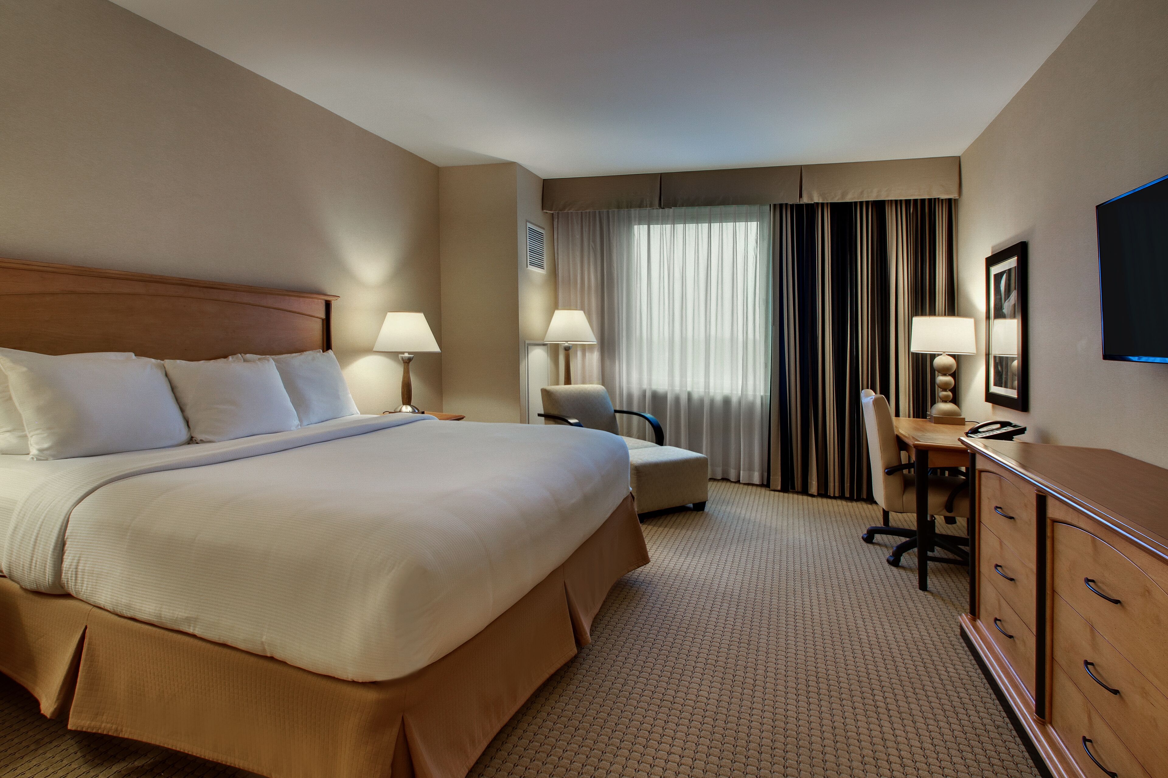 Hollywood Casino Hotel & Raceway