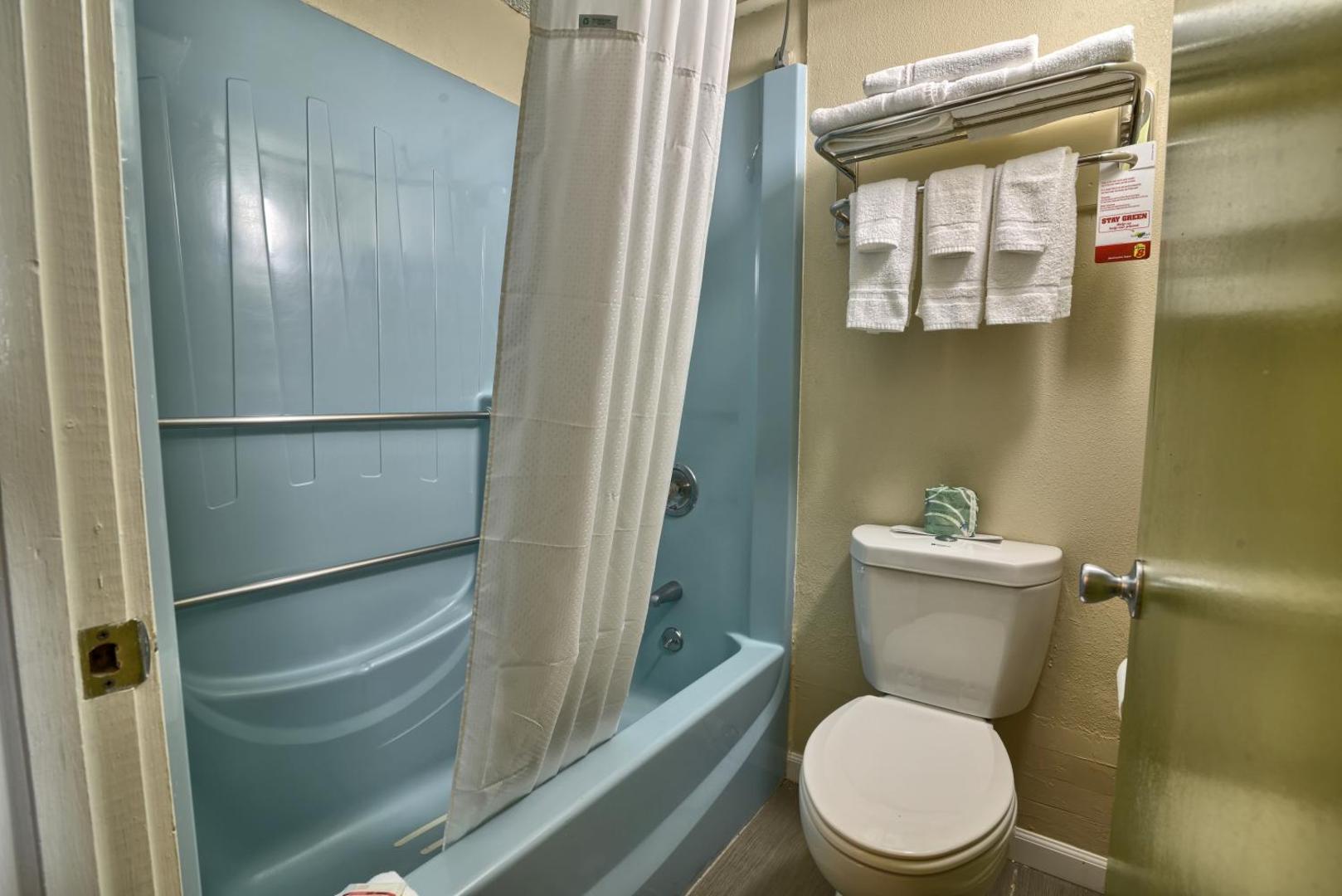 Super 8 by Wyndham Bangor