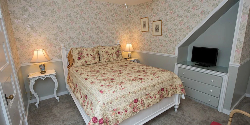 Anne’s White Columns Inn