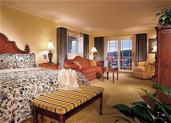 Harborside Hotel, Spa & Marina