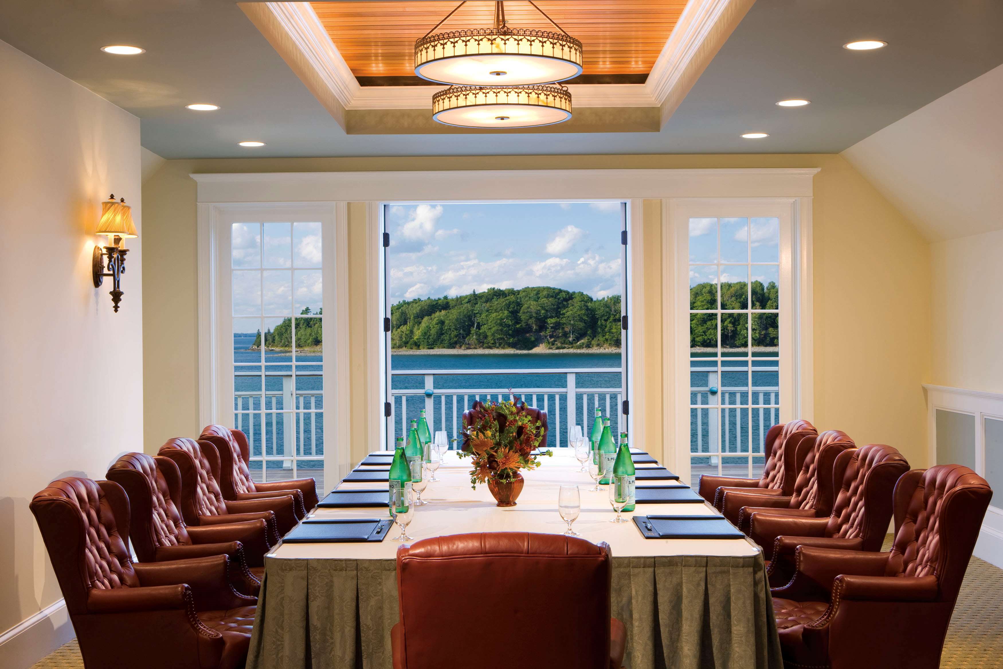 Harborside Hotel, Spa & Marina