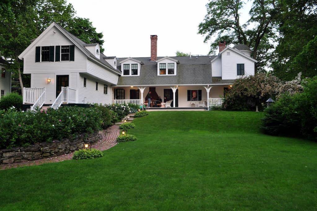 Stone Throw Cottage