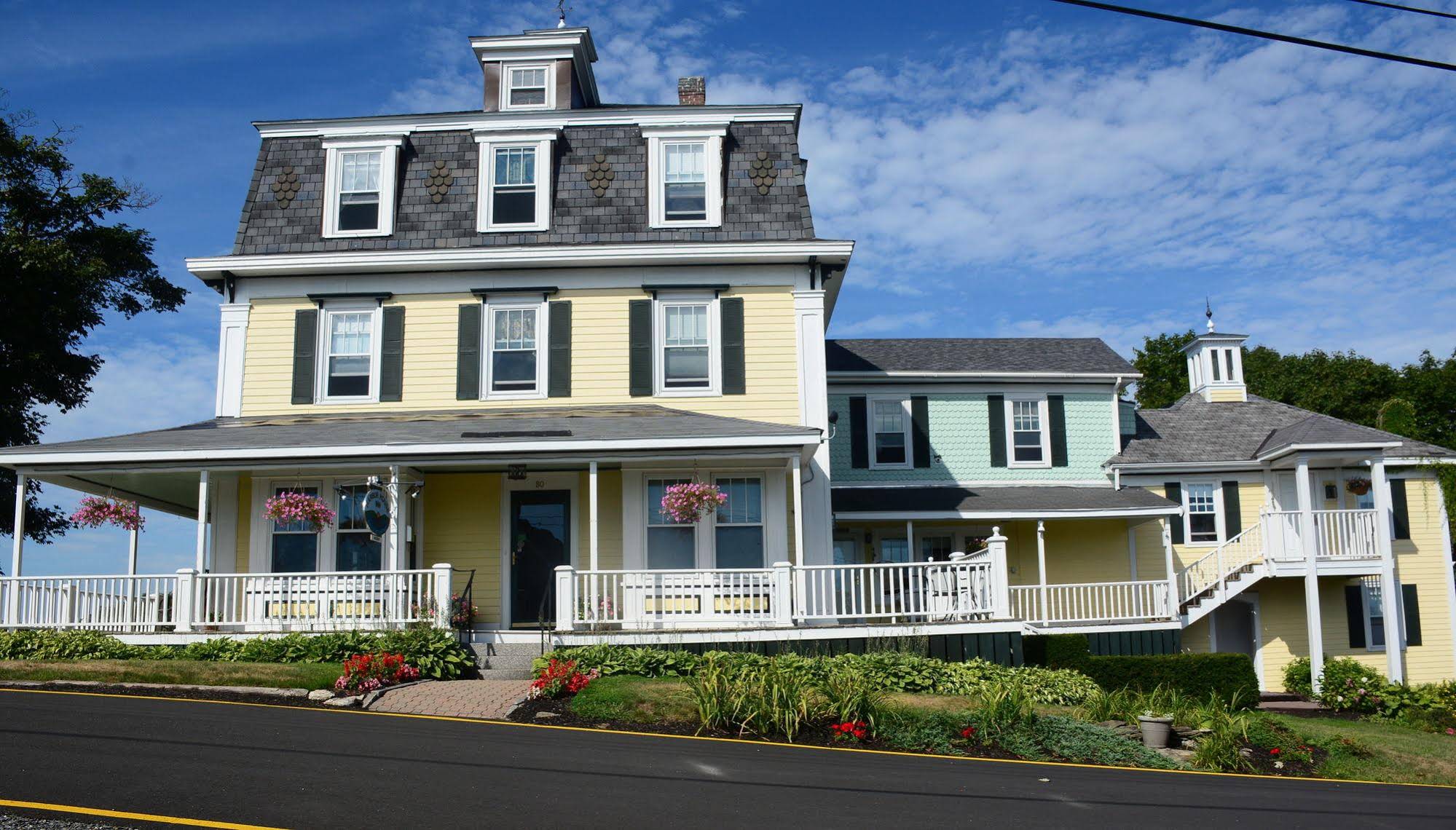 Harbor House Inn