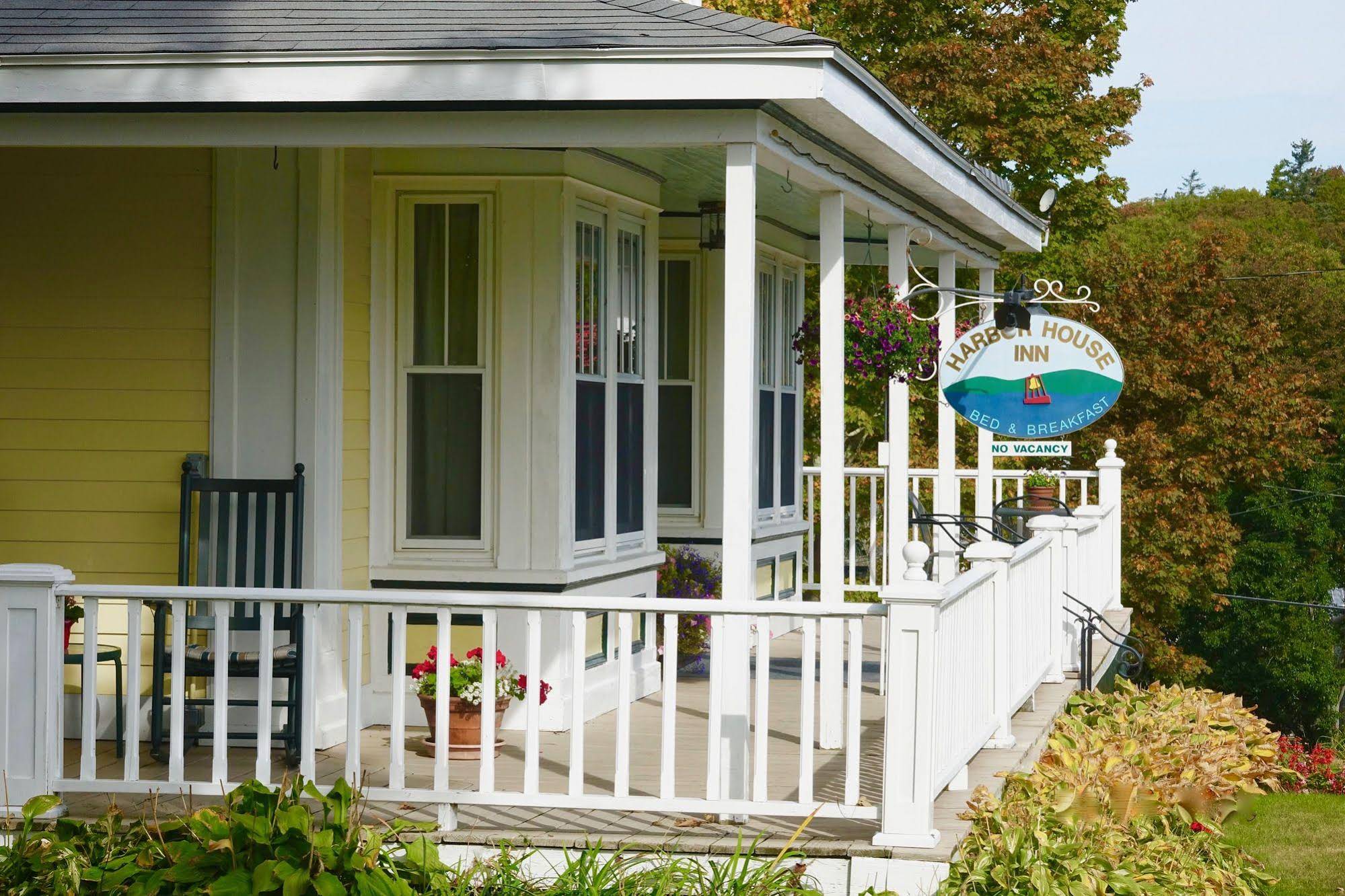 Harbor House Inn