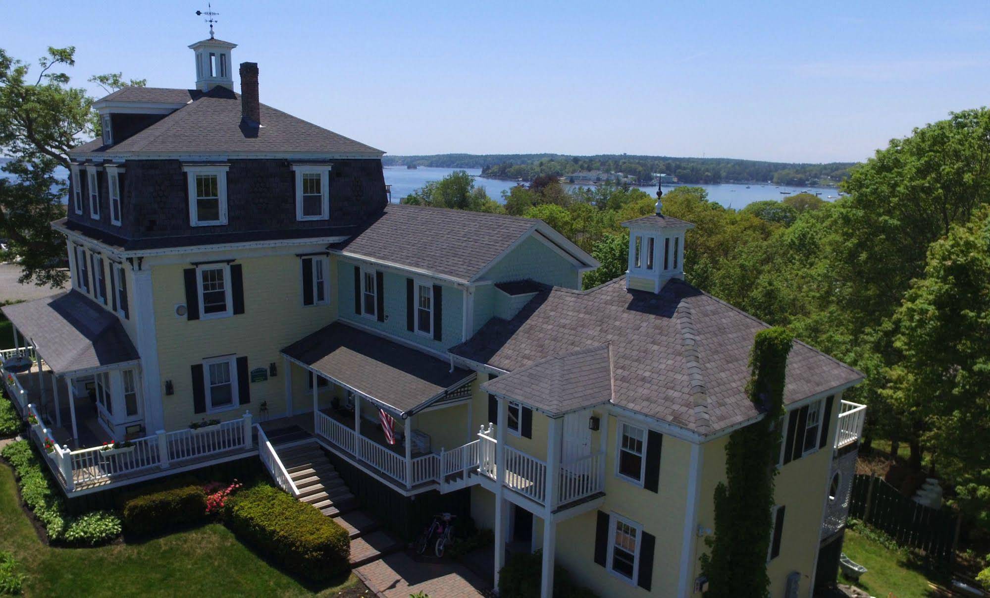 Harbor House Inn
