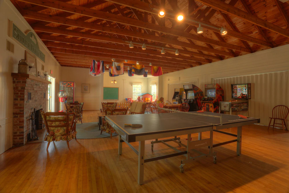 Spruce Point Inn Resort & Spa