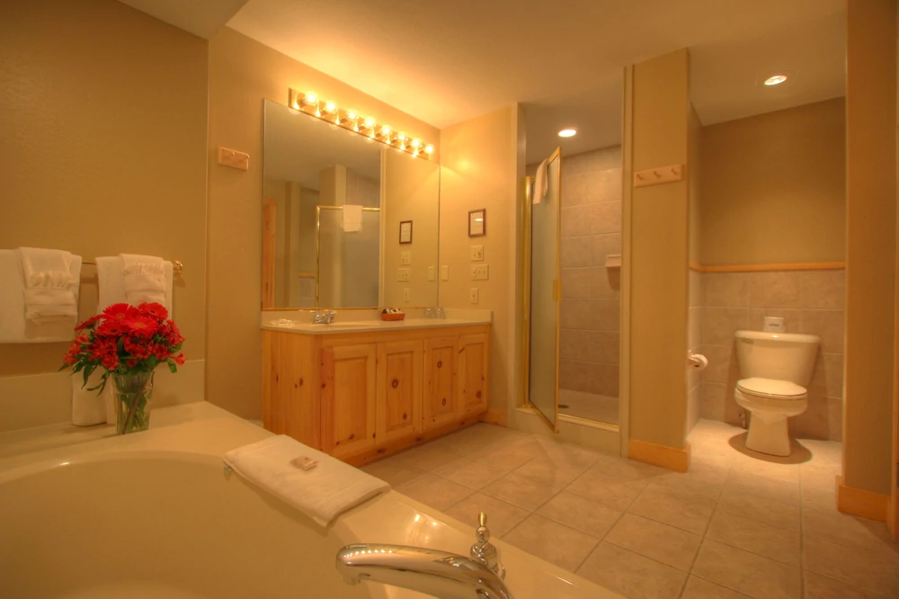Spruce Point Inn Resort & Spa
