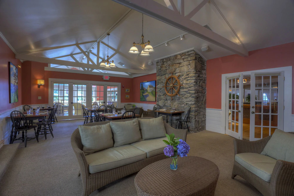 Spruce Point Inn Resort & Spa