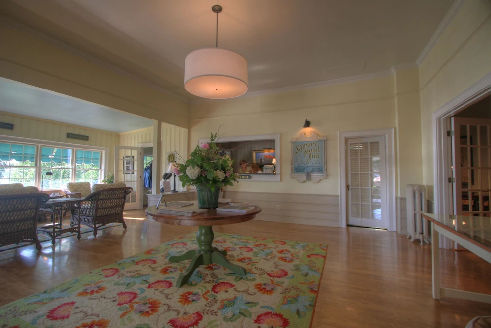 Spruce Point Inn Resort & Spa