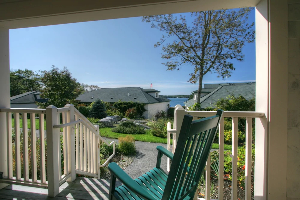 Spruce Point Inn Resort & Spa