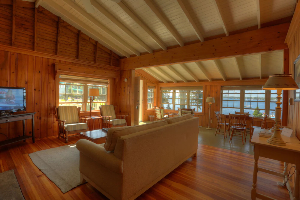 Spruce Point Inn Resort & Spa
