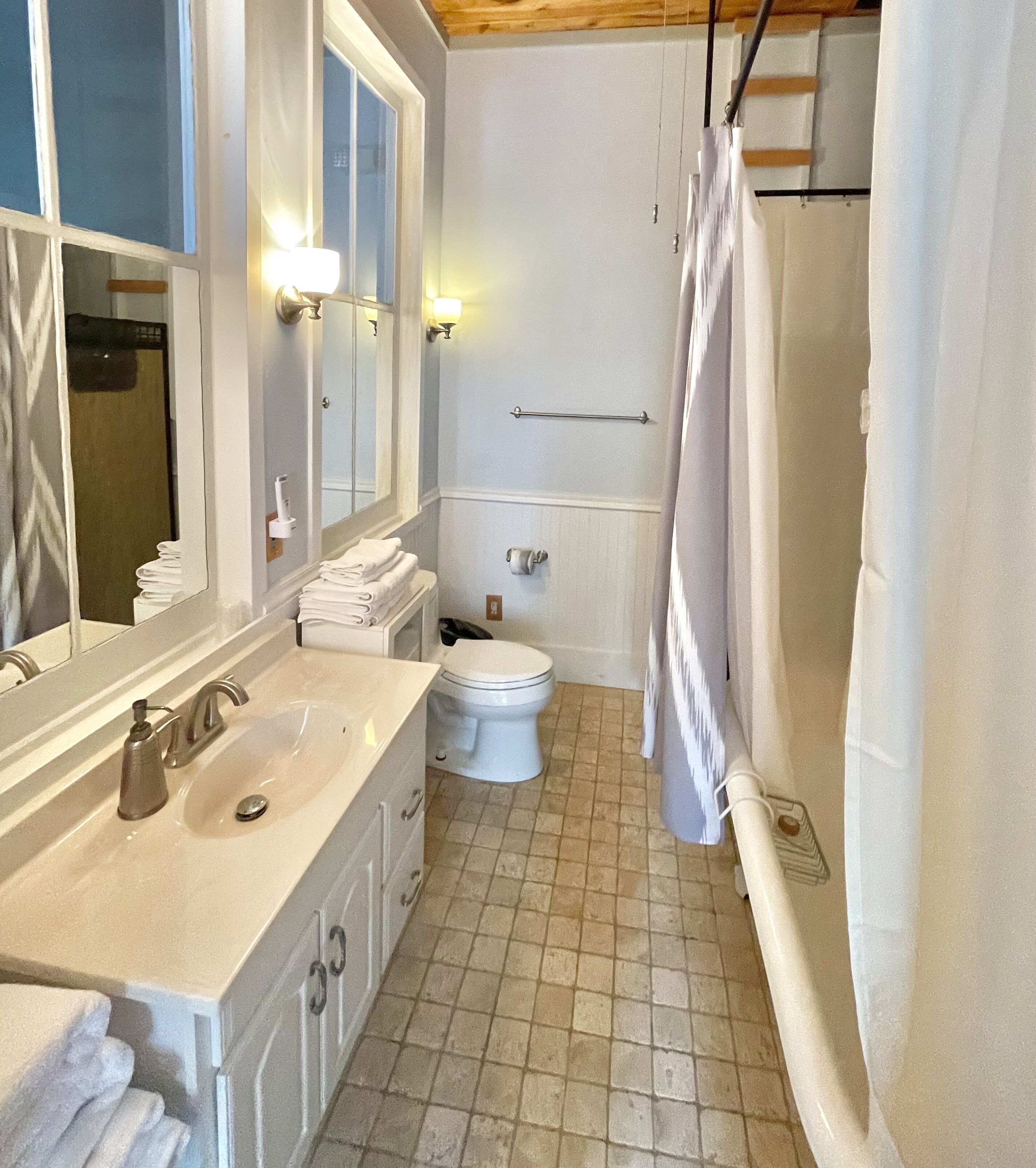 The Maine Hideaway Guest House