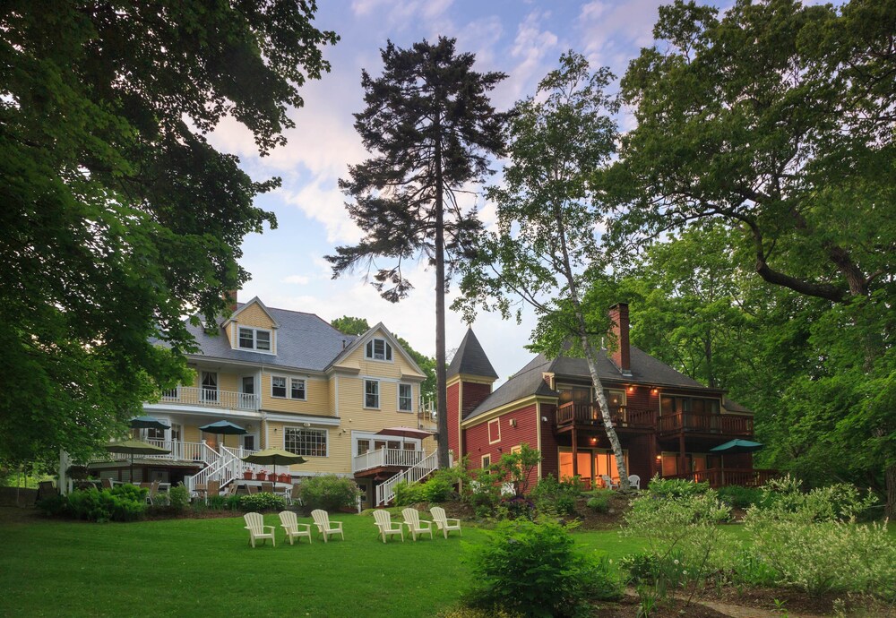 Hawthorn Inn