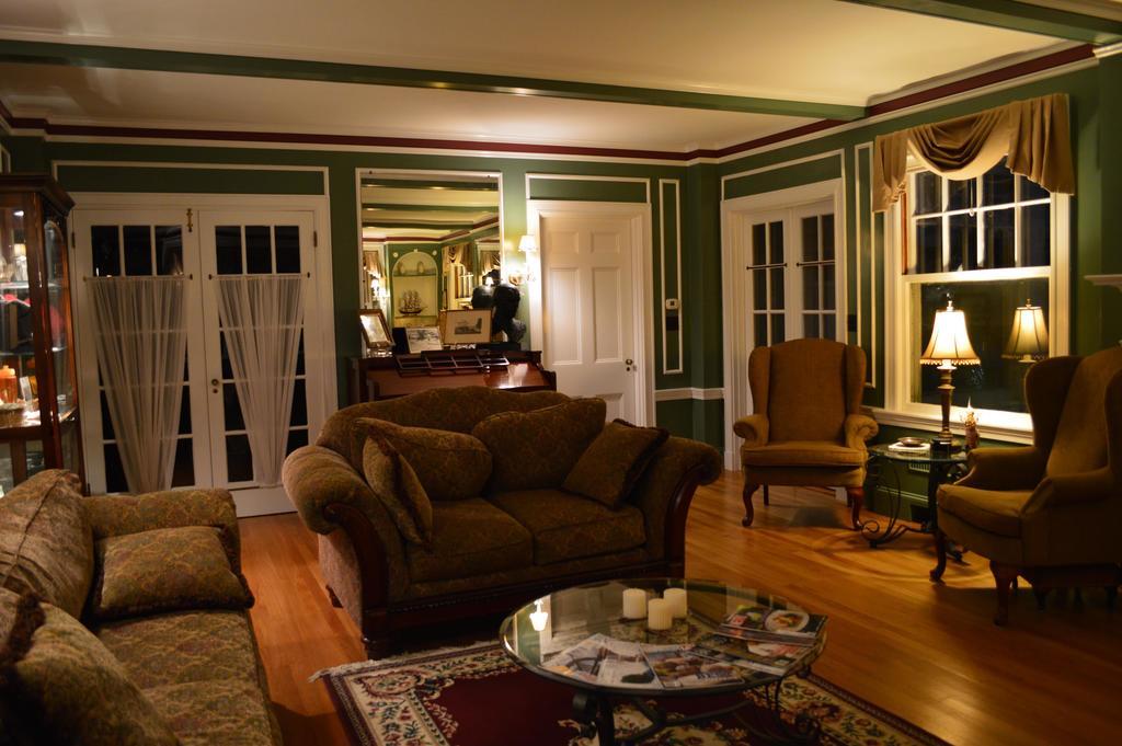 The Brewster Inn
