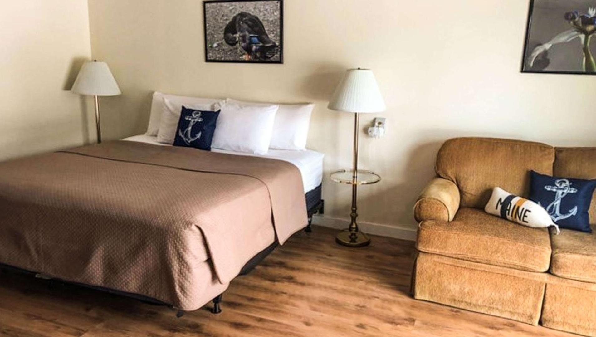 Colonial Inn Ellsworth by Magnuson Worldwide