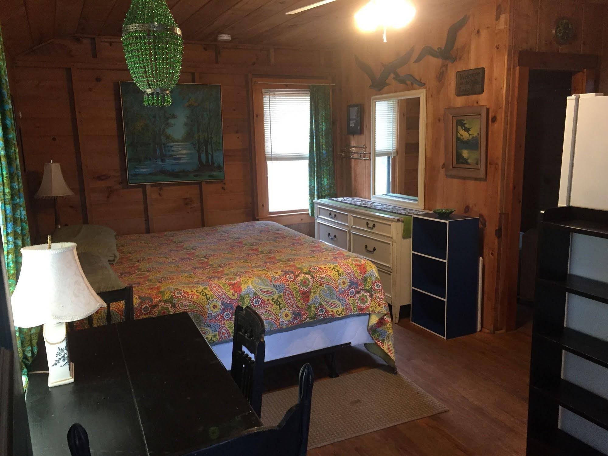 Echo Lake Lodge & Cottages