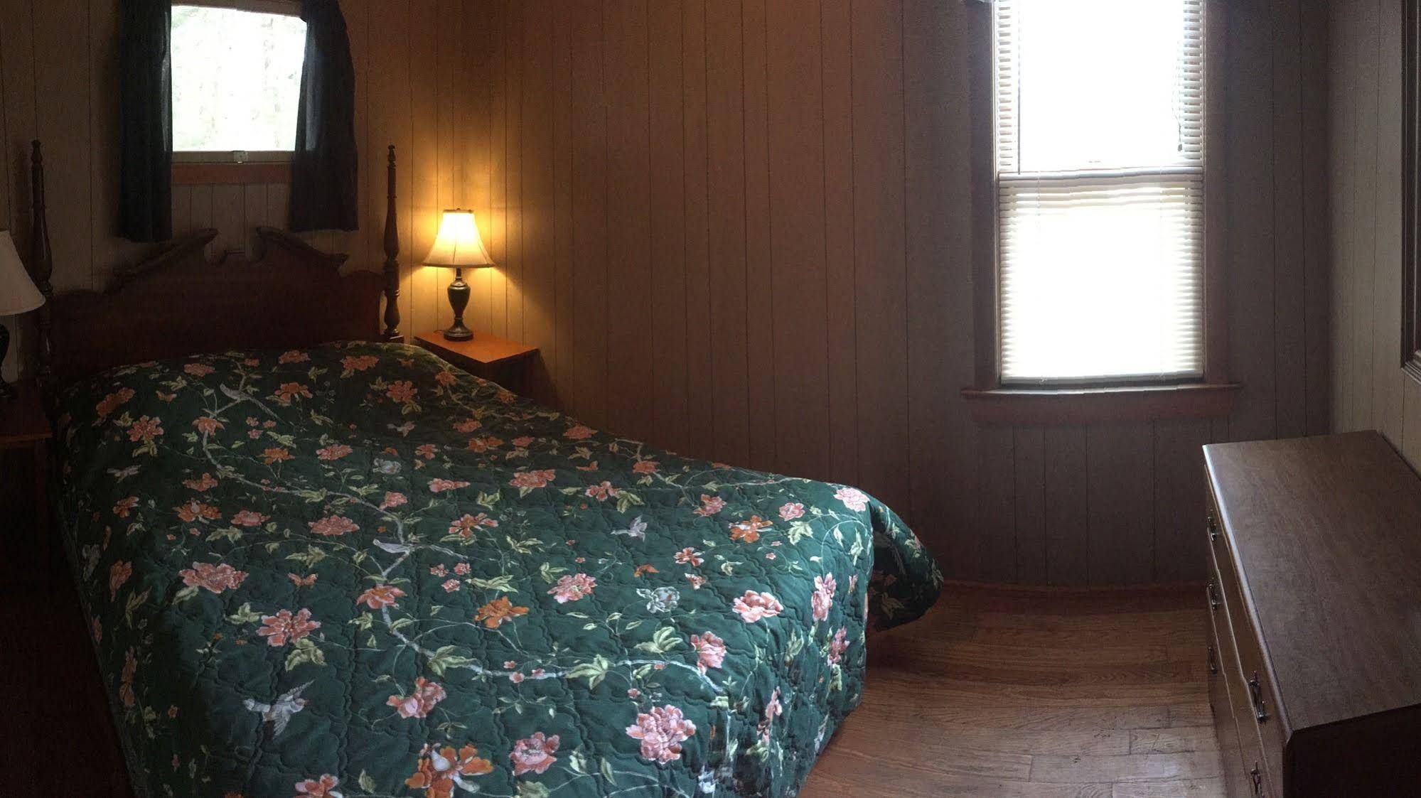 Echo Lake Lodge & Cottages