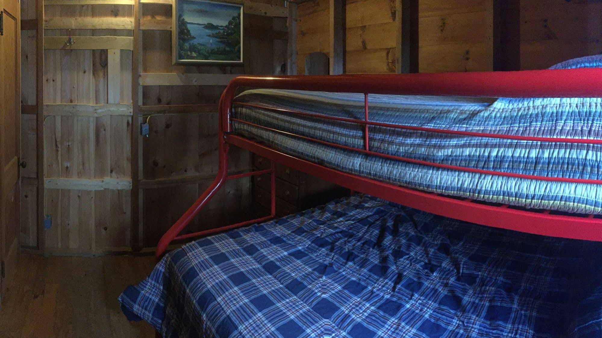 Echo Lake Lodge & Cottages