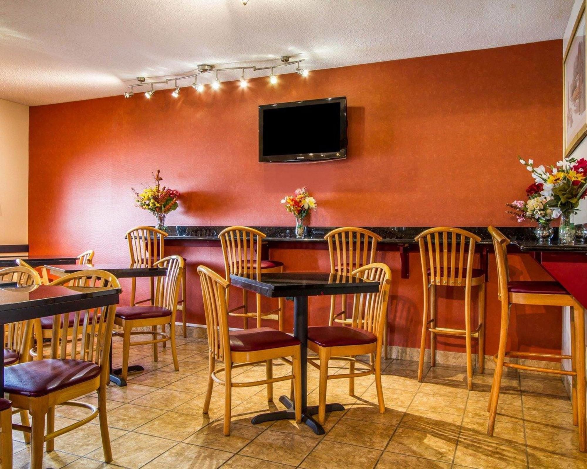 Econo Lodge Freeport