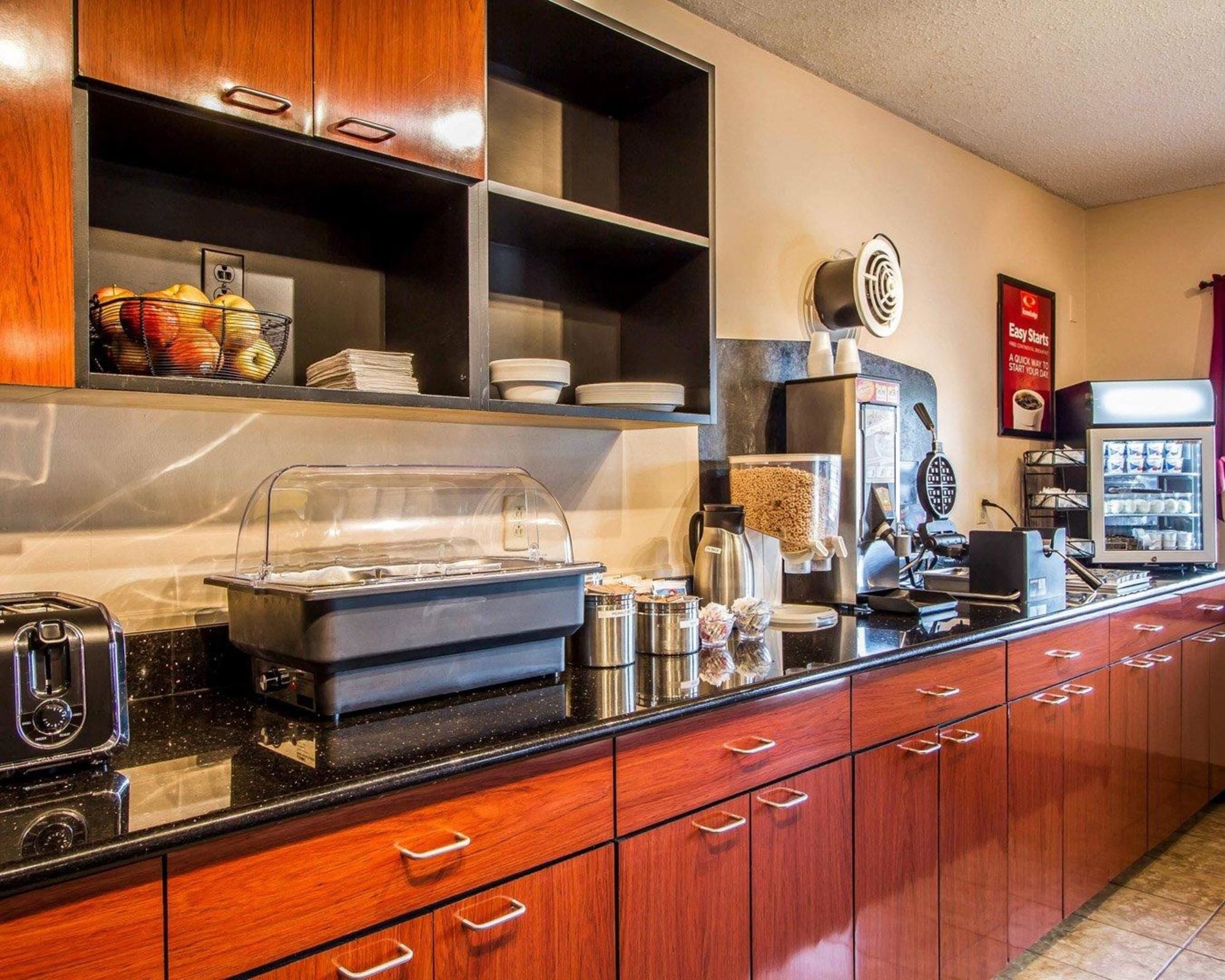 Econo Lodge Freeport
